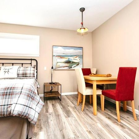 Raincoast Retreat At Shawnigan Lake! Exteriör bild